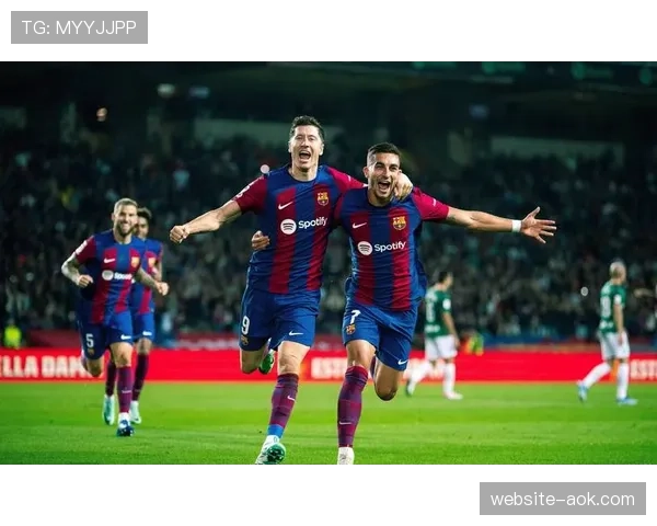 官方：巴萨中场佩德里内收肌不适，将缺席与巴黎的欧冠次回合比赛